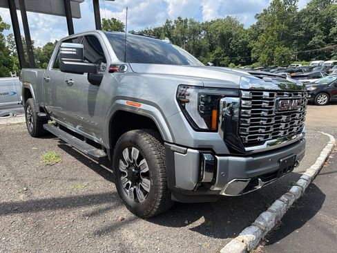Used 2025 GMC Sierra 2500 Denali w/ Denali Reserve Package AWD/4WD image 1