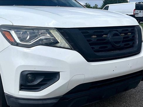 Used 2018 Nissan Pathfinder SV AWD/4WD image 31