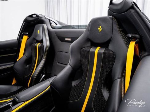 Used 2022 Ferrari 812 GTS RWD image 36