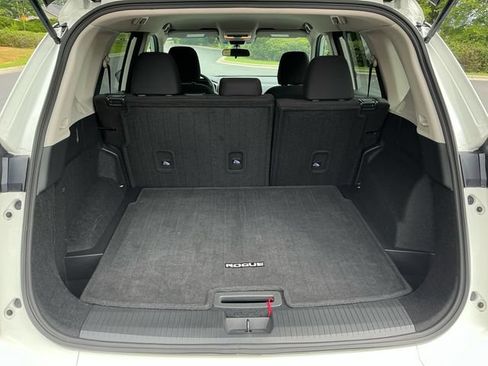 Used 2025 Nissan Rogue S AWD/4WD image 17