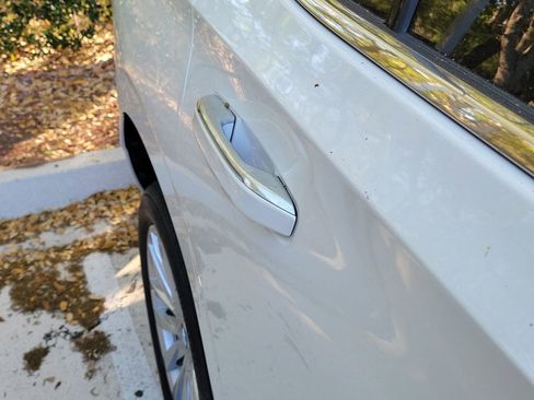 Used 2022 Cadillac Escalade Luxury image 14