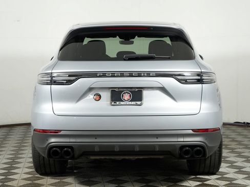 Used 2023 Porsche Cayenne AWD/4WD image 6