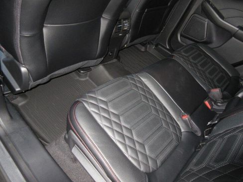 Used 2024 Ford Escape ST-Line Elite w/ Premium Technology Package AWD/4WD image 17