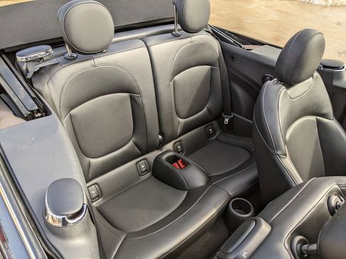 Used 2018 MINI Cooper S image 24