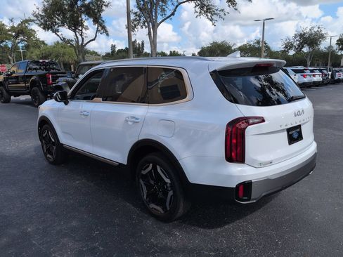 Used 2025 Kia Telluride S FWD image 6