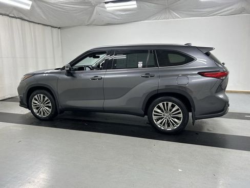 Used 2021 Toyota Highlander Platinum image 6