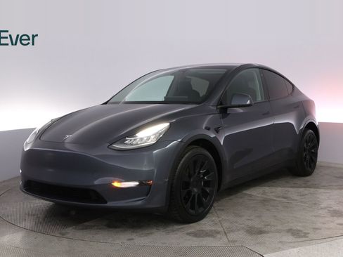 Used 2023 Tesla Model Y Long Range AWD/4WD image 2