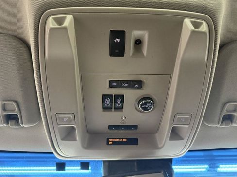 Used 2019 GMC Yukon XL Denali w/ Denali Ultimate Package AWD/4WD image 24