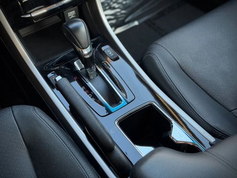 Used 2017 Honda Accord EX-L image 16