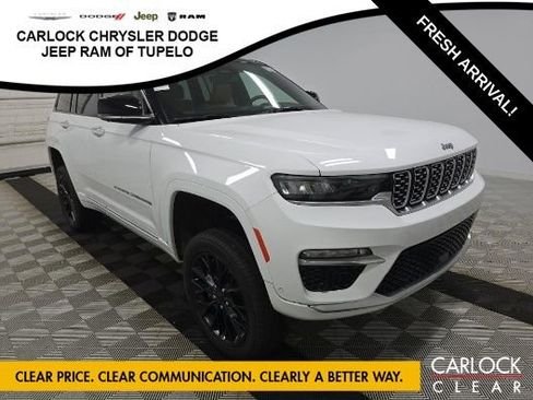 Used 2022 Jeep Grand Cherokee Summit w/ Luxury Tech Group V image 3