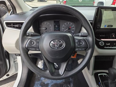 Used 2025 Toyota Corolla Cross L FWD image 31