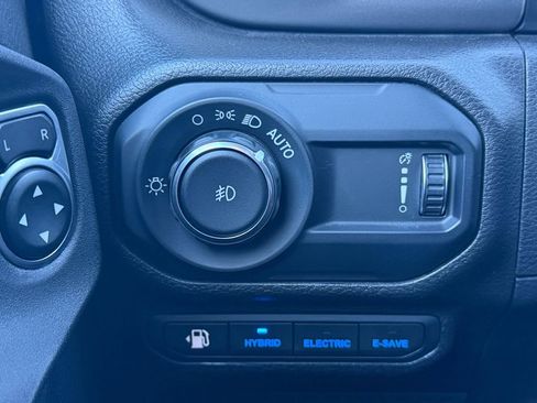 Used 2023 Jeep Wrangler Unlimited w/ Cold Weather Group image 18