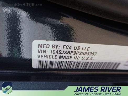 Used 2023 Jeep Wagoneer L Series II image 40