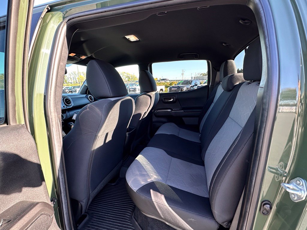 Used 2022 Toyota Tacoma TRD Sport AWD/4WD image 24