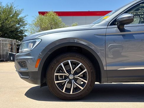 Used 2021 Volkswagen Tiguan SE w/ Panoramic Sunroof Package AWD/4WD image 5