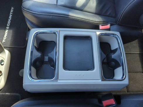 Used 2016 Chrysler Town & Country Touring w/ Driver Convenience Group FWD image 47