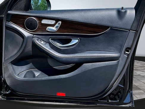 Used 2018 Mercedes-Benz C 300 4MATIC Sedan image 16
