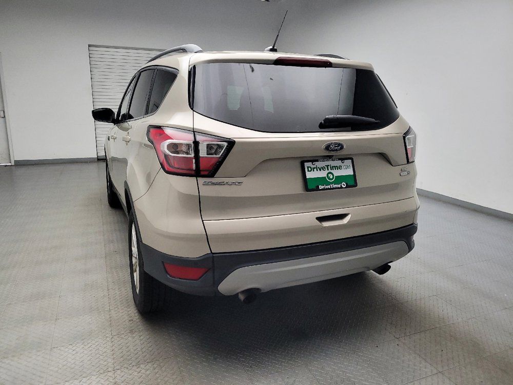 Used 2017 Ford Escape SE w/ Equipment Group 201A AWD/4WD image 6
