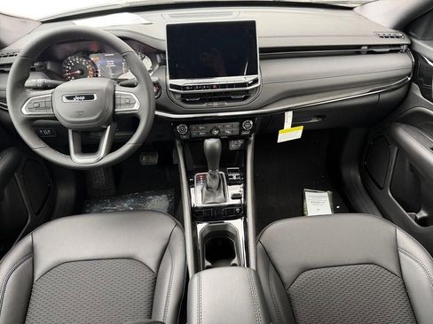 New 2026 Jeep Compass Latitude image 10
