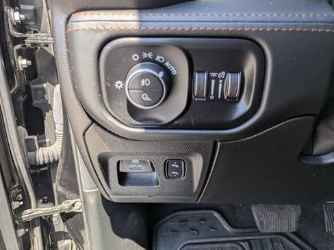 Used 2019 RAM 1500 Laramie Longhorn AWD/4WD image 18