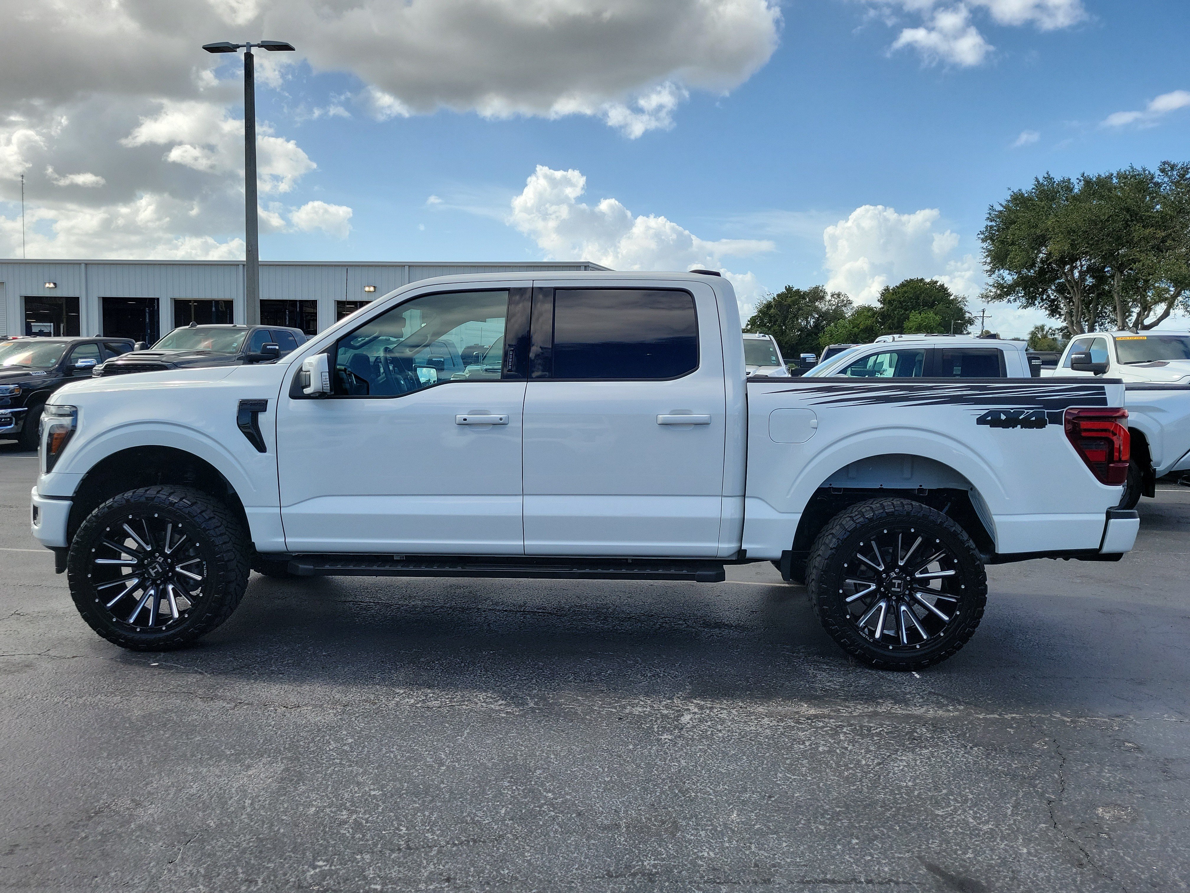 Used 2024 Ford F150 Lariat AWD/4WD image 6