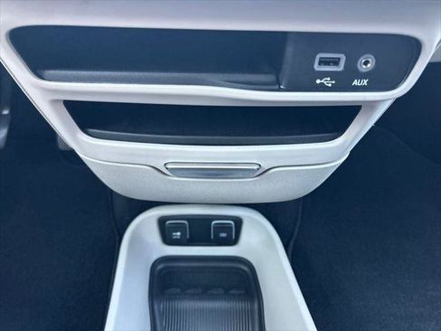 Certified 2020 Chrysler Pacifica Touring FWD image 26