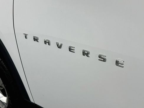 Used 2021 Chevrolet Traverse LT w/ LPO, Cargo Package FWD image 27