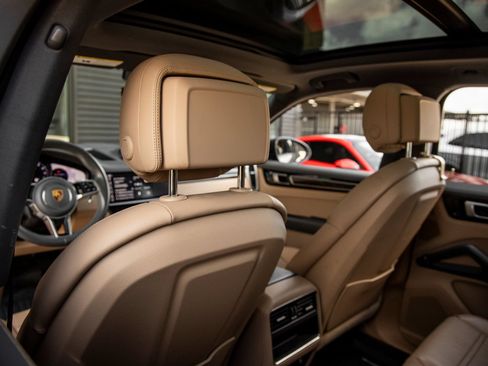 Certified 2019 Porsche Cayenne AWD/4WD image 27