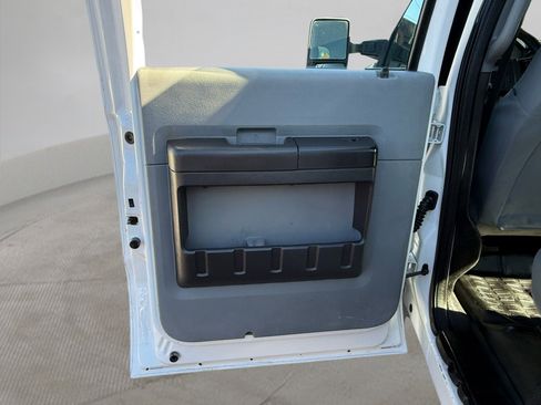 Used 2015 Ford F550 4x4 Crew Cab Super Duty image 25