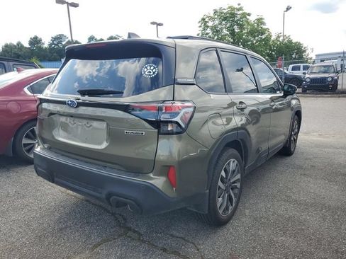 Used 2025 Subaru Forester Touring w/ Popular Package - Touring AWD/4WD image 10