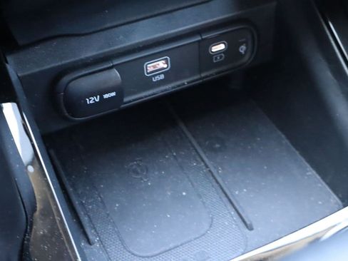 Used 2025 Kia Telluride EX w/ EX Captain's Chair Package FWD image 27