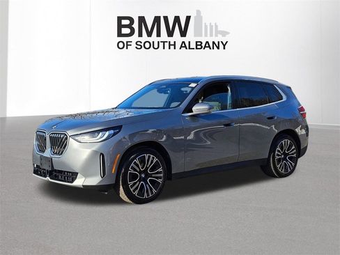 Used 2025 BMW X3 xDrive30i w/ Premium Package image 6