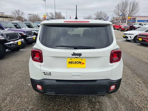 Used 2021 Jeep Renegade Latitude w/ Luxury Group II image 8