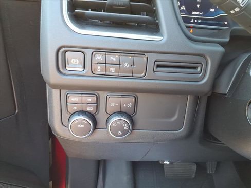 Used 2023 Chevrolet Suburban RST w/ Luxury Package image 15