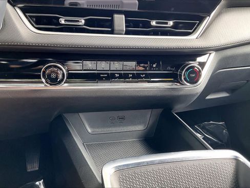 Used 2025 Chevrolet Equinox LT w/ Safety and Technology Package image 30