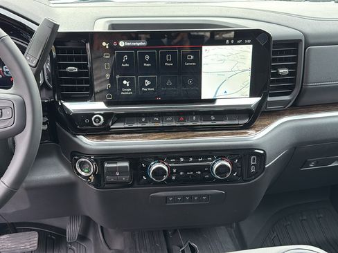 New 2026 GMC Sierra 2500 SLE image 17