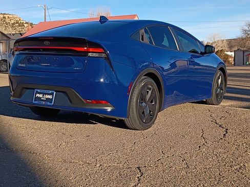 Used 2023 Toyota Prius LE image 6