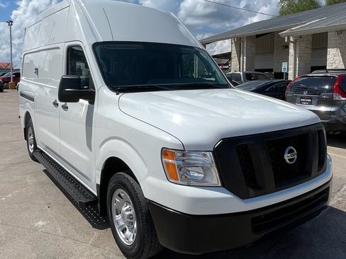Used 2020 Nissan NV 2500 SV RWD image 2