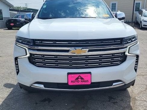 Used 2021 Chevrolet Suburban Premier w/ Premium Package AWD/4WD image 23
