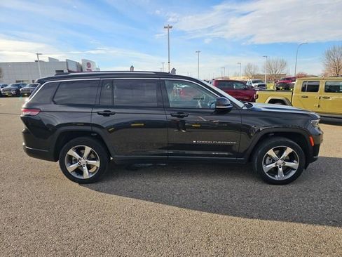 Used 2022 Jeep Grand Cherokee L Limited image 6