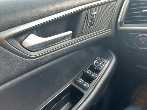 Used 2015 Ford Edge SEL w/ Utility Package image 28