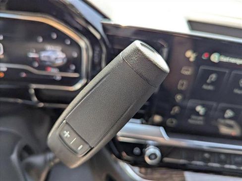 New 2025 GMC Sierra 1500 SLE image 13