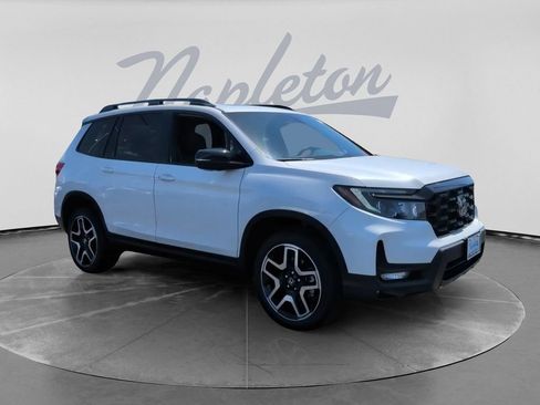 Used 2023 Honda Passport Elite image 3