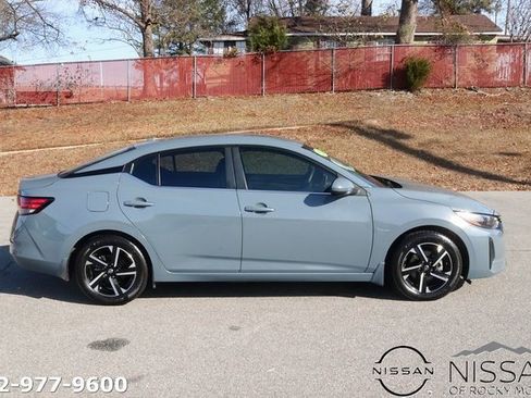 Used 2024 Nissan Sentra SV image 4