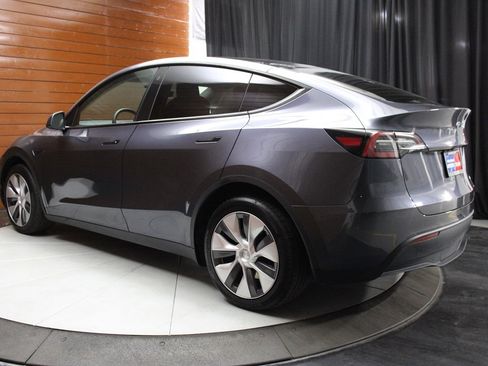 Used 2023 Tesla Model Y Long Range image 10