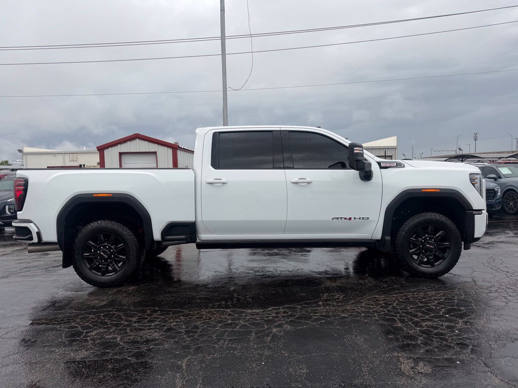 Used 2025 GMC Sierra 2500 AT4 w/ AT4 Premium Plus Package AWD/4WD image 4