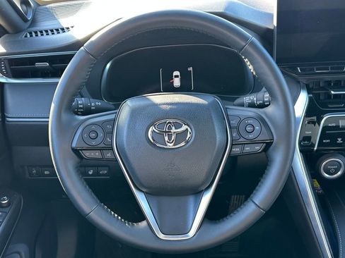 Used 2024 Toyota Venza Limited image 18