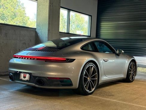 Used 2022 Porsche 911 Carrera 4 AWD/4WD image 8