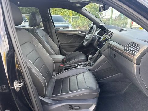 Used 2023 Volkswagen Tiguan SEL R-Line AWD/4WD image 9