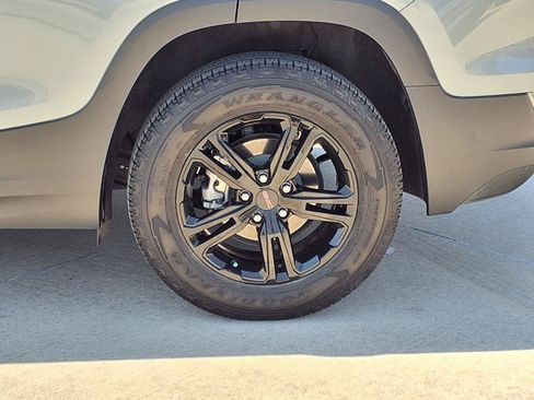 Used 2024 GMC Terrain AT4 w/ Infotainment Package II AWD/4WD image 9
